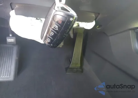 2017 Hyundai Santa Fe Se/Limited z USA, uszkodzony, nr VIN KM8SNDHF9HU254994